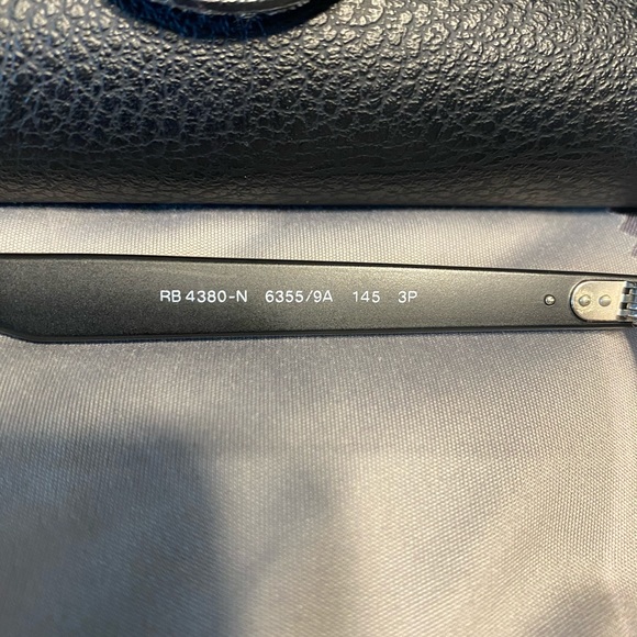 Unisex  Ray Ban Sunglasses polarized - Picture 3 of 5